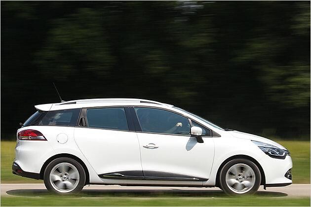 Die hinteren Türgriffe sind im schwarzen Fensterrahmen untergebracht