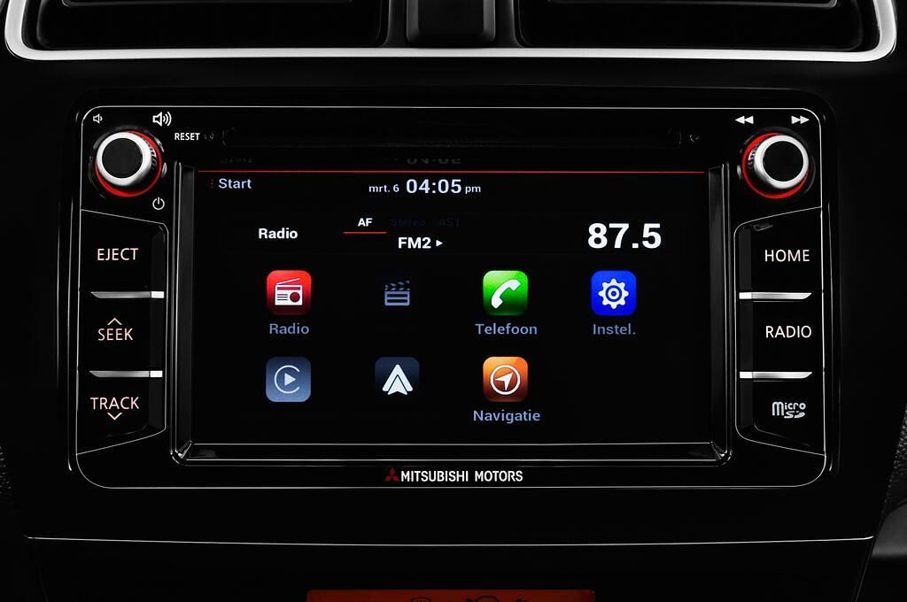 Mitsubishi Space Star (Baujahr 2017) Top 5 Türen Radio und Infotainmentsystem