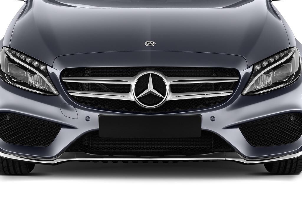 Mercedes C Class (Baujahr 2018) AMG Line 5 Türen Kühlergrill und Scheinwerfer