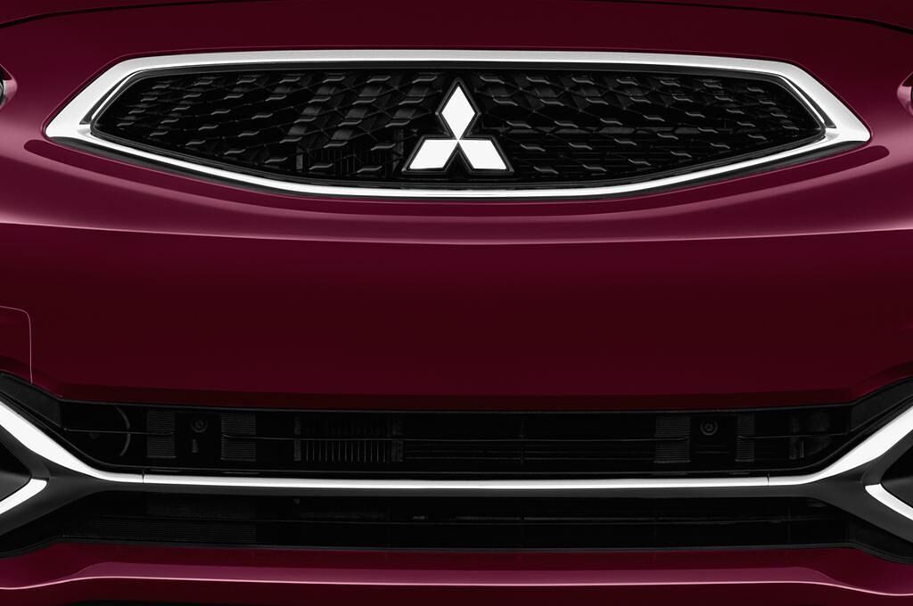 Mitsubishi Space Star (Baujahr 2017) Top 5 Türen Kühlergrill und Scheinwerfer