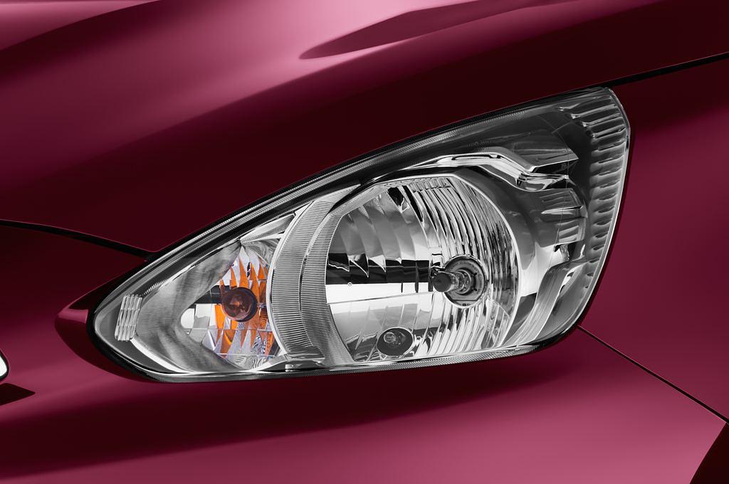 Mitsubishi Space Star (Baujahr 2017) Top 5 Türen Scheinwerfer