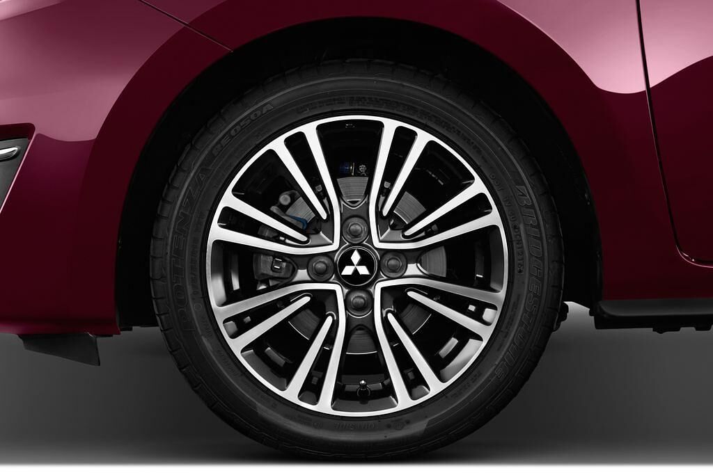 Mitsubishi Space Star (Baujahr 2017) Top 5 Türen Reifen und Felge