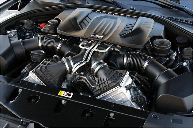 Leistet 560 PS: Der 4,4-Liter-V8-Doppelturbo-Motor des M6 Cabrios