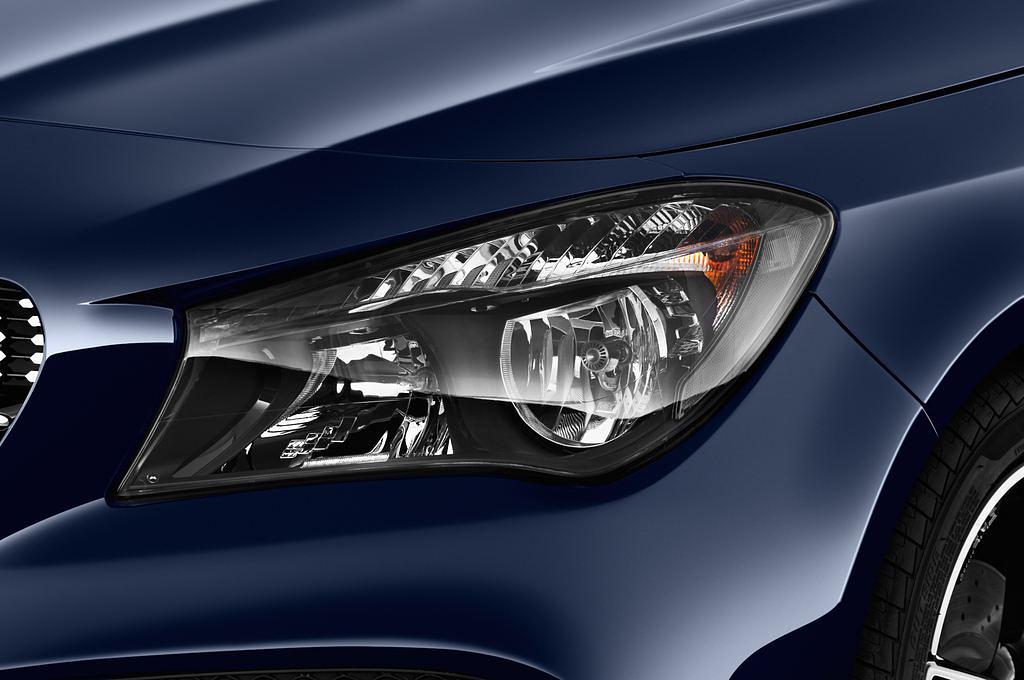 Mercedes CLA Coupe (Baujahr 2017) AMG Line 4 Türen Scheinwerfer
