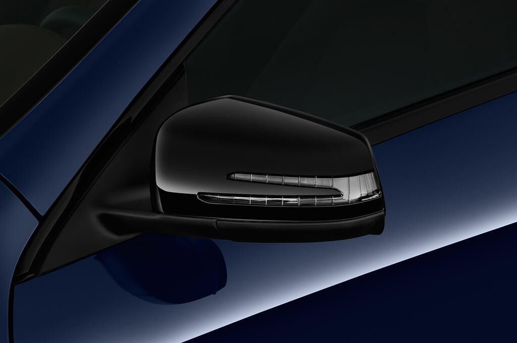 Mercedes CLA Coupe (Baujahr 2017) AMG Line 4 Türen Außenspiegel