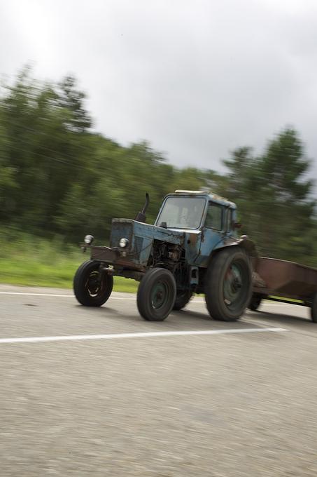 Die Agrarwirtschaft ist auch auf der Autobahn allgegenwärtig