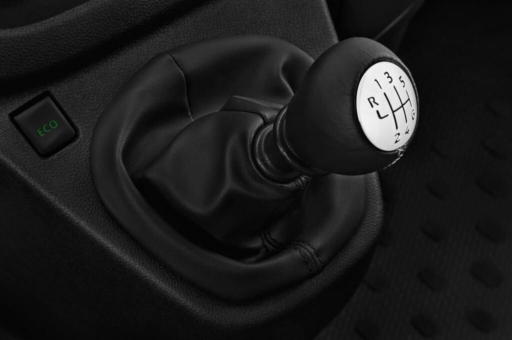 FIAT Talento (Baujahr 2017) Basis 4 Türen Schalthebel