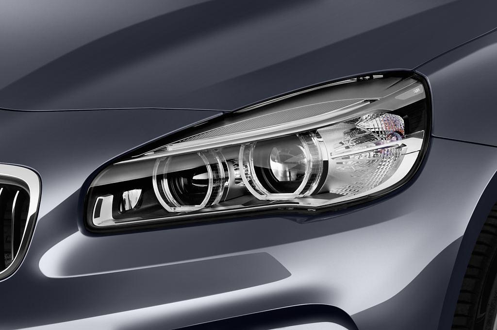 BMW 2 Series Active Tourer (Baujahr 2017) Luxury Line 5 Türen Scheinwerfer