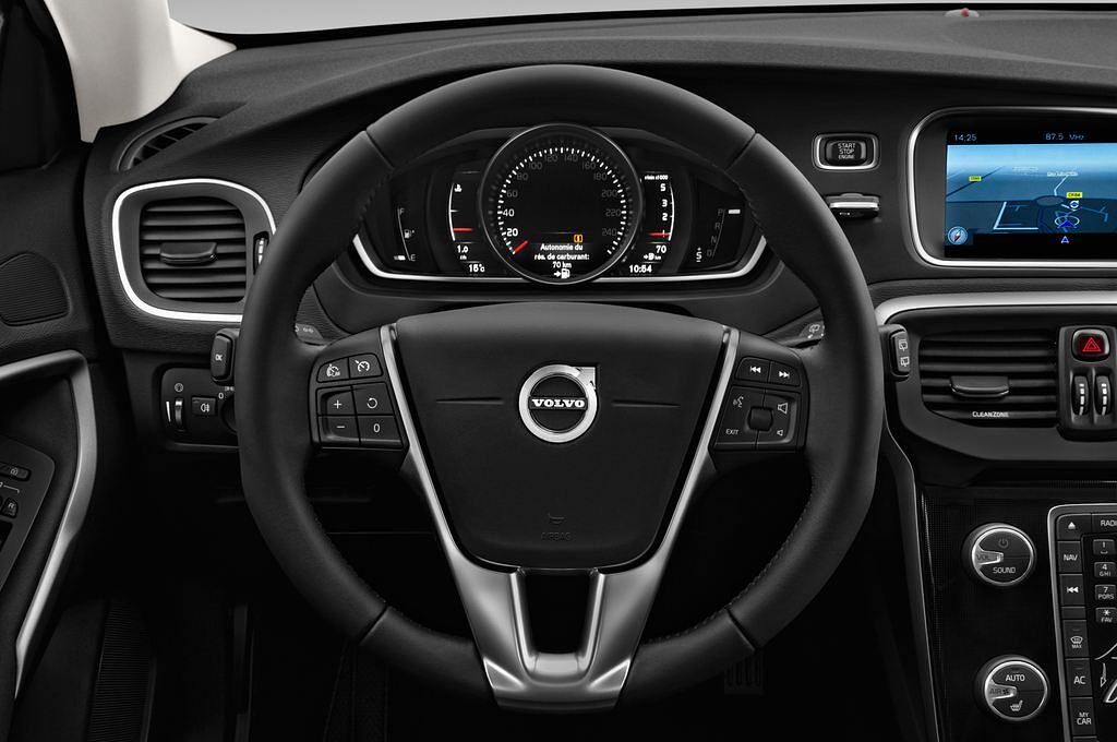 Volvo V40 Cross Country (Baujahr 2017) - 5 Türen Lenkrad