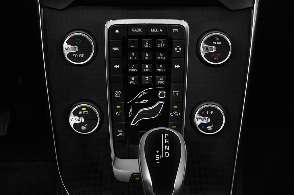 Volvo V40 Cross Country (Baujahr 2017) - 5 Türen Temperatur und Klimaanlage