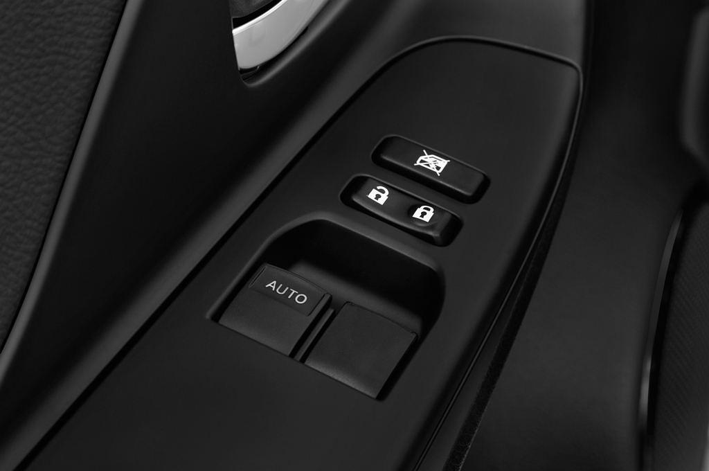 Toyota Yaris (Baujahr 2017) Launch Edition 5 Türen Bedienungselemente Tür