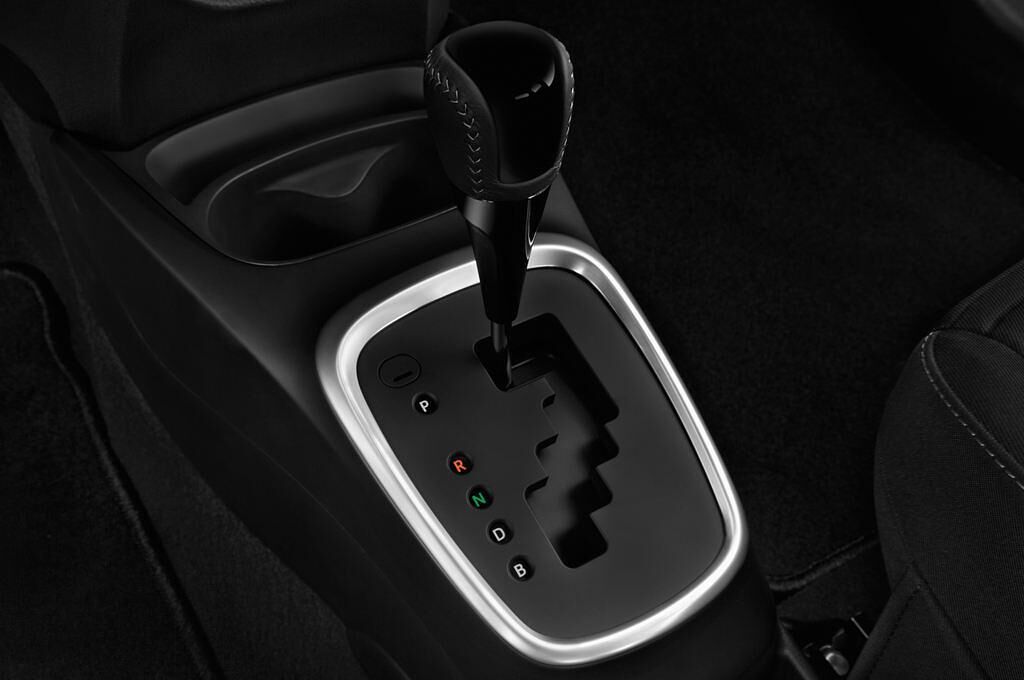 Toyota Yaris Hybride (Baujahr 2017) - 5 Türen Schalthebel