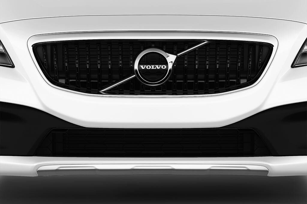 Volvo V40 Cross Country (Baujahr 2017) - 5 Türen Kühlergrill und Scheinwerfer