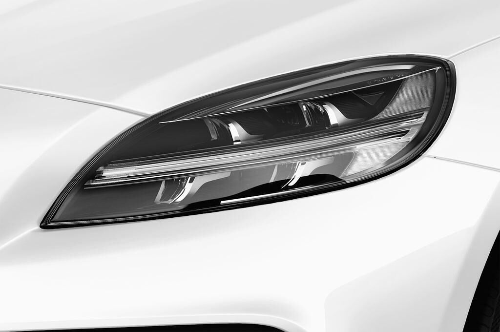 Volvo V40 Cross Country (Baujahr 2017) - 5 Türen Scheinwerfer