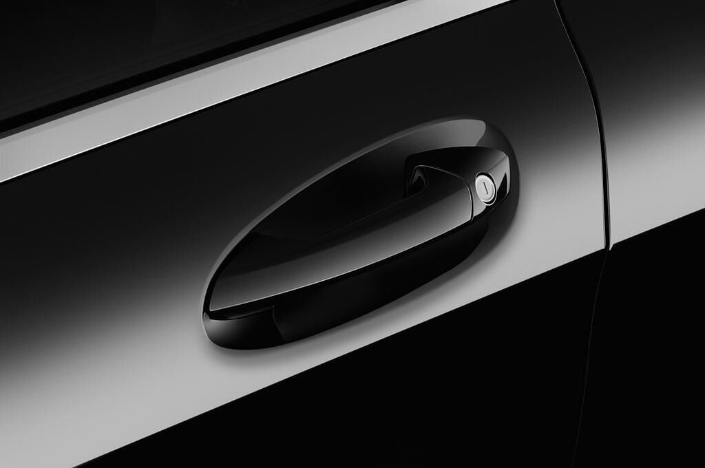 Mercedes GLA (Baujahr 2017) AMG Line 5 Türen Türgriff