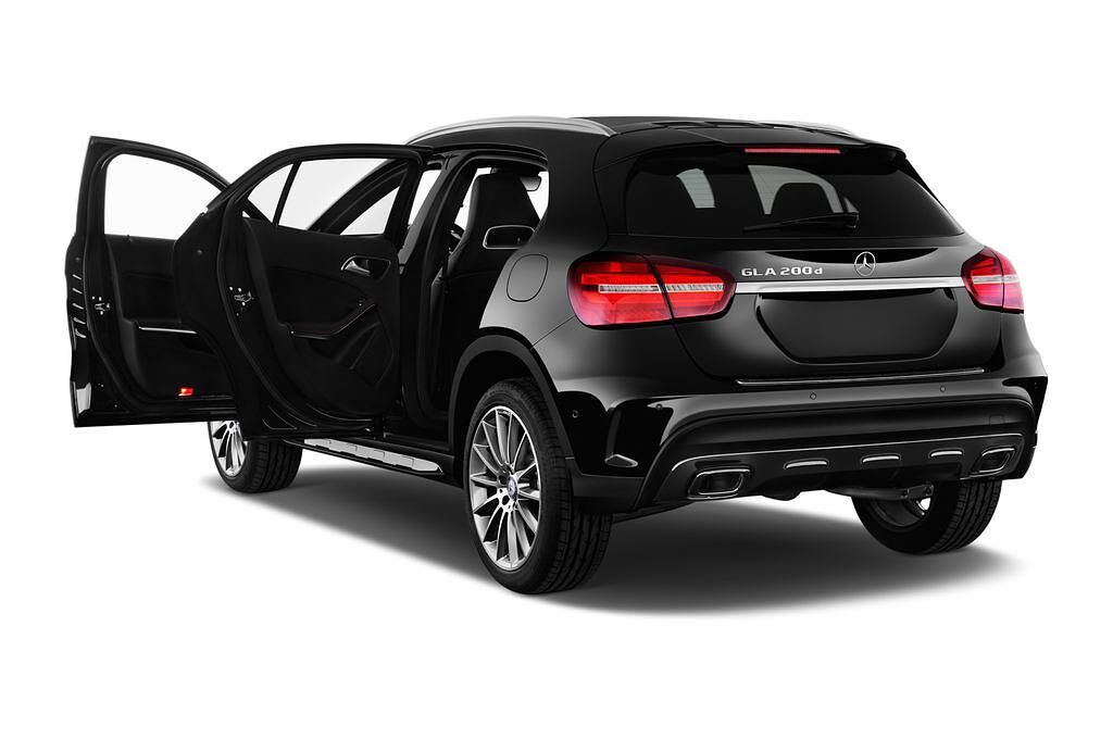 Mercedes GLA (Baujahr 2017) AMG Line 5 Türen Tür geöffnet