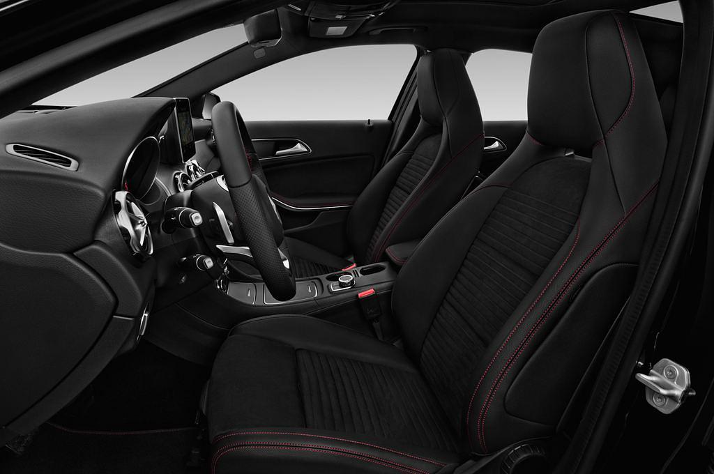Mercedes GLA (Baujahr 2017) AMG Line 5 Türen Vordersitze
