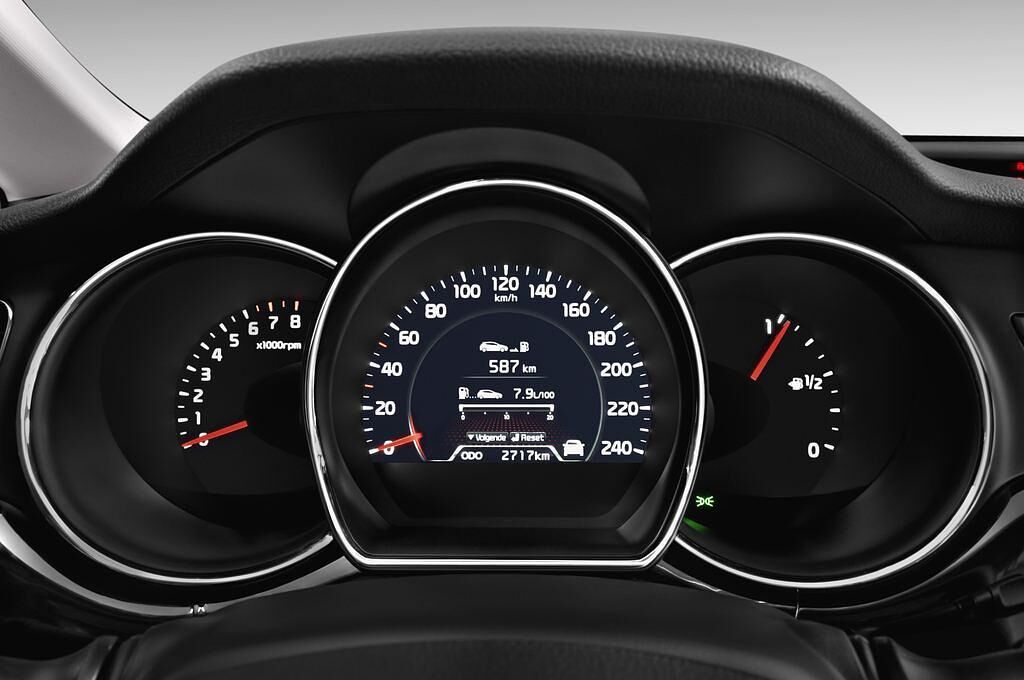 Kia cee'd (Baujahr 2013) Spirit 5 Türen Tacho und Fahrerinstrumente