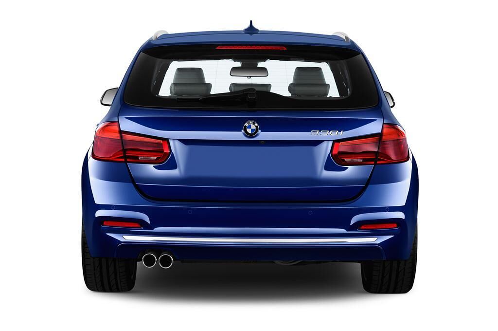 BMW 3 Series Touring (Baujahr 2017) Luxury Line 5 Türen Heckansicht