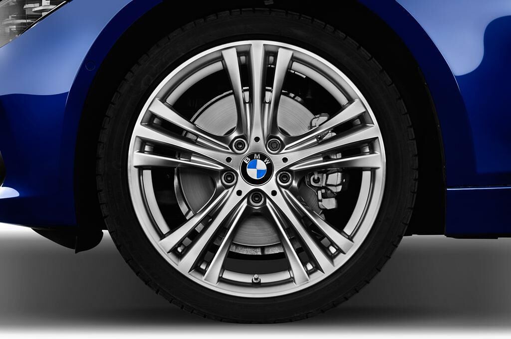 BMW 3 Series Touring (Baujahr 2017) Luxury Line 5 Türen Reifen und Felge