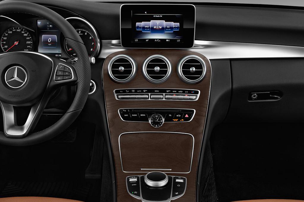 Mercedes C Class (Baujahr 2017) - 2 Türen Mittelkonsole