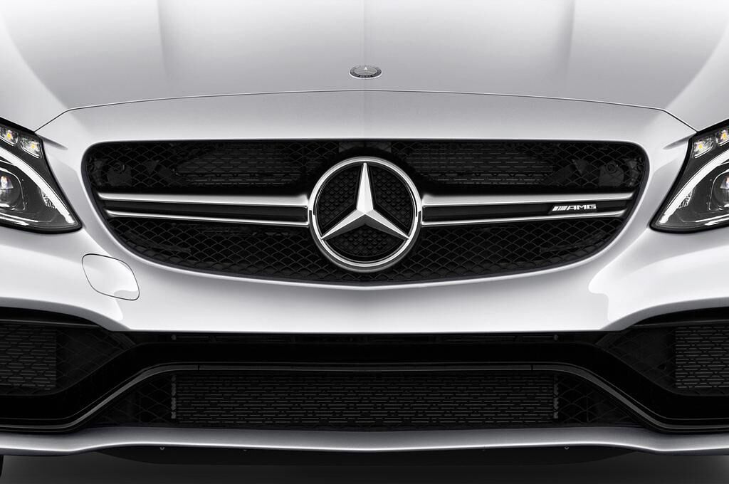Mercedes C Class (Baujahr 2017) AMG C63 S 4 Türen Kühlergrill und Scheinwerfer