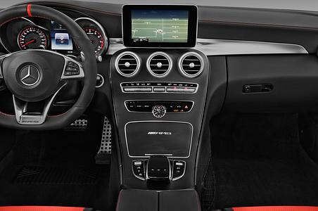 Mercedes C Class (Baujahr 2017) AMG C63 S 4 Türen Mittelkonsole