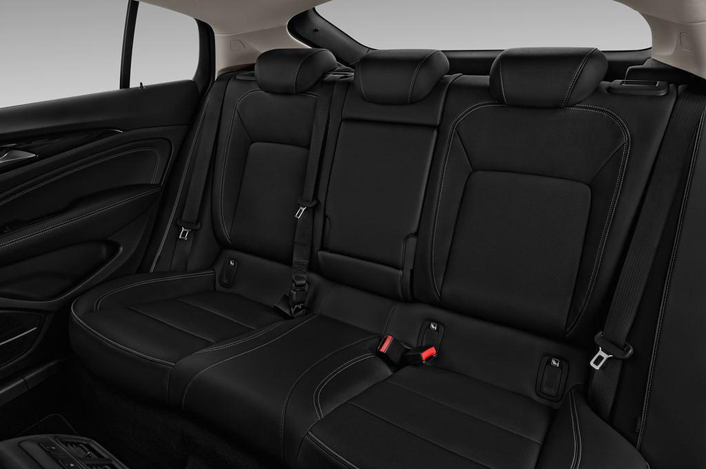 Opel Insignia Grand Sport (Baujahr 2017) Dynamic 5 Türen Rücksitze