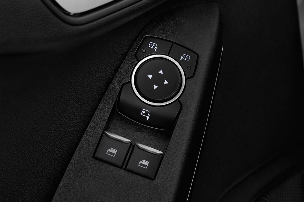 Ford Fiesta (Baujahr 2017) Cool & Connect 5 Türen Bedienungselemente Tür