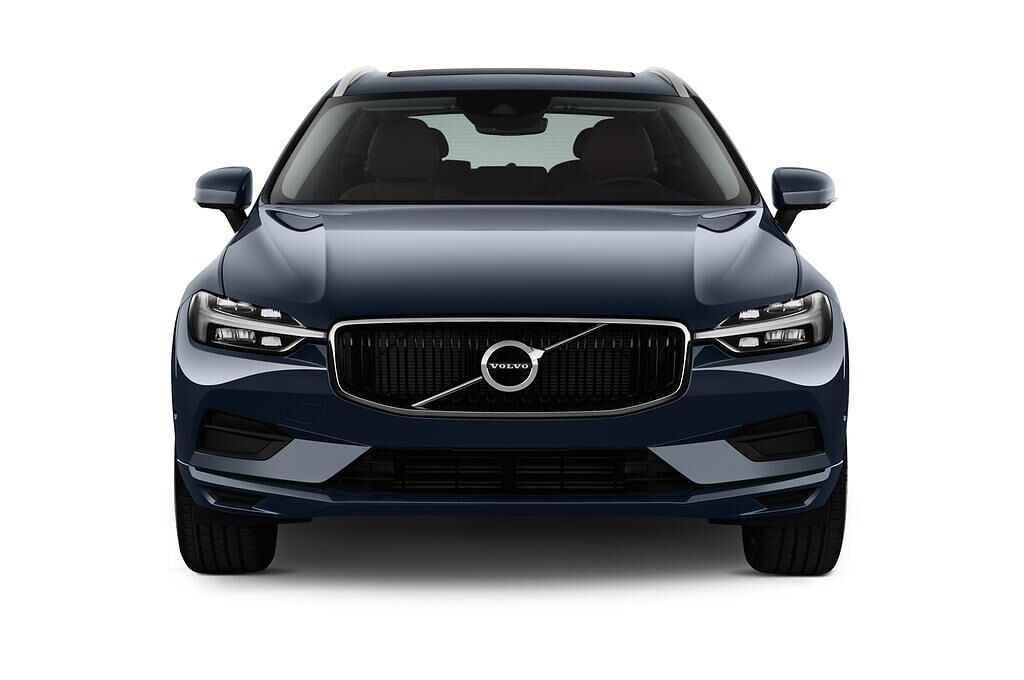 Volvo XC60 (Baujahr 2018) Momentum 5 Türen Frontansicht