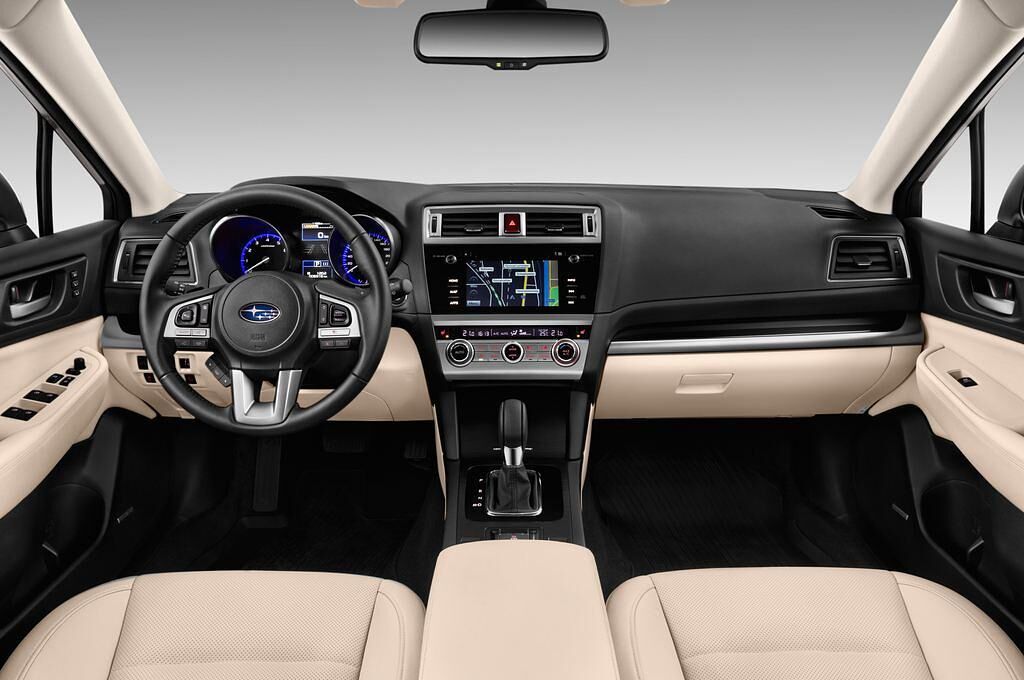 Subaru Outback (Baujahr 2017) Sport 5 Türen Cockpit und Innenraum