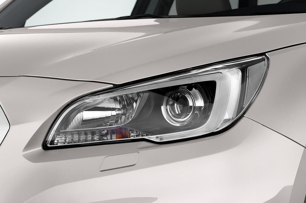 Subaru Outback (Baujahr 2017) Sport 5 Türen Scheinwerfer