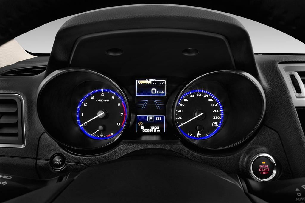 Subaru Outback (Baujahr 2017) Sport 5 Türen Tacho und Fahrerinstrumente