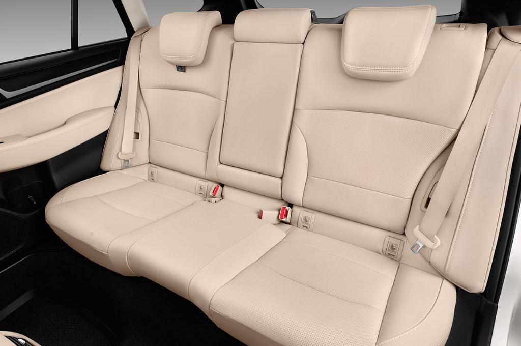 Subaru Outback (Baujahr 2017) Sport 5 Türen Rücksitze