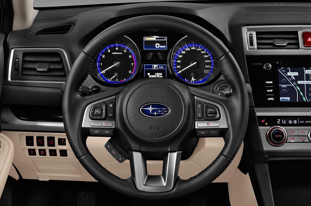 Subaru Outback (Baujahr 2017) Sport 5 Türen Lenkrad