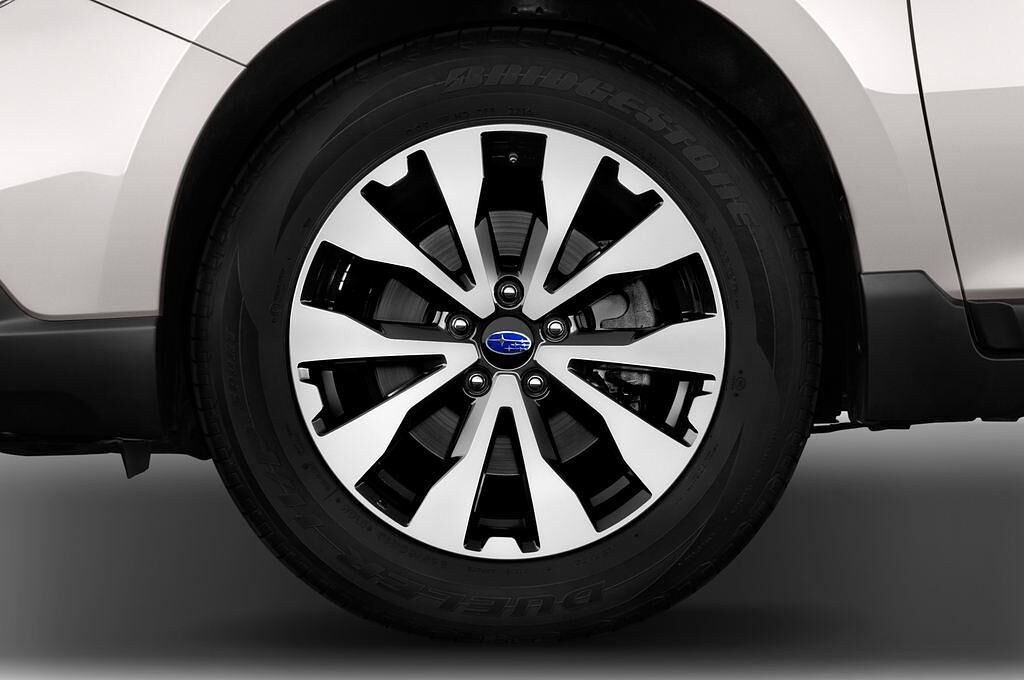 Subaru Outback (Baujahr 2017) Sport 5 Türen Reifen und Felge