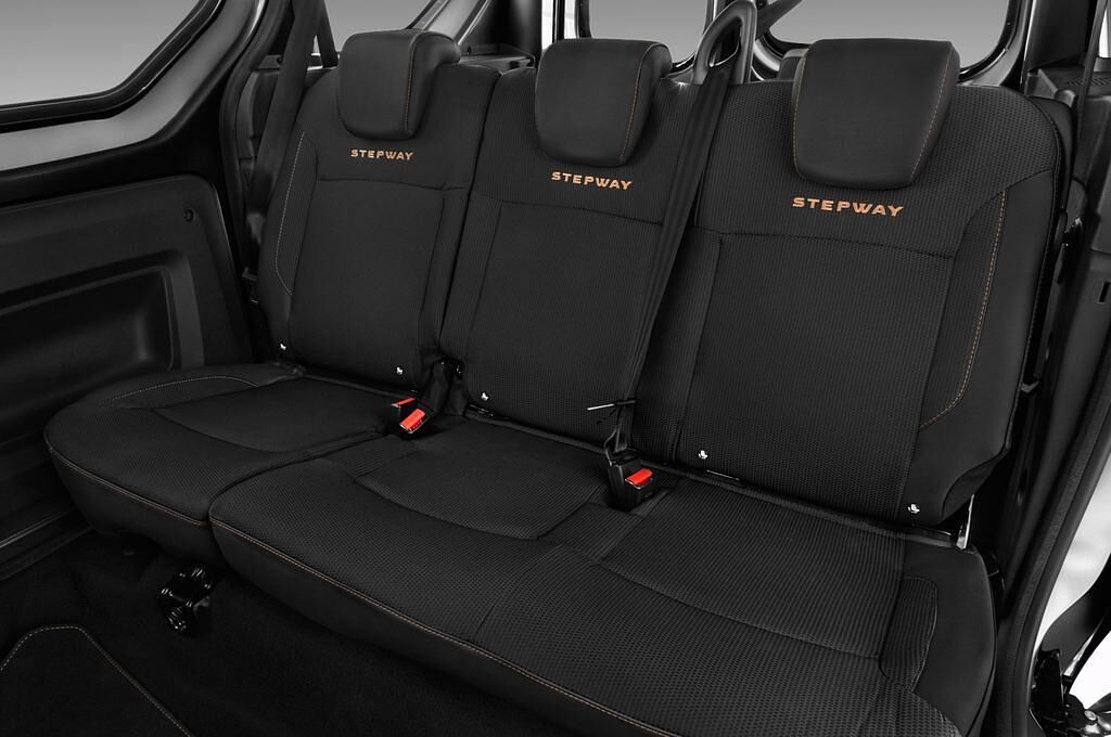 Dacia Dokker (Baujahr 2017) Stepway Celebration 5 Türen Rücksitze