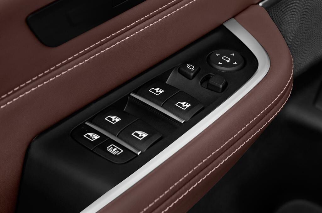 BMW 6 Series Gran Turismo (Baujahr 2018) - 5 Türen Bedienungselemente Tür