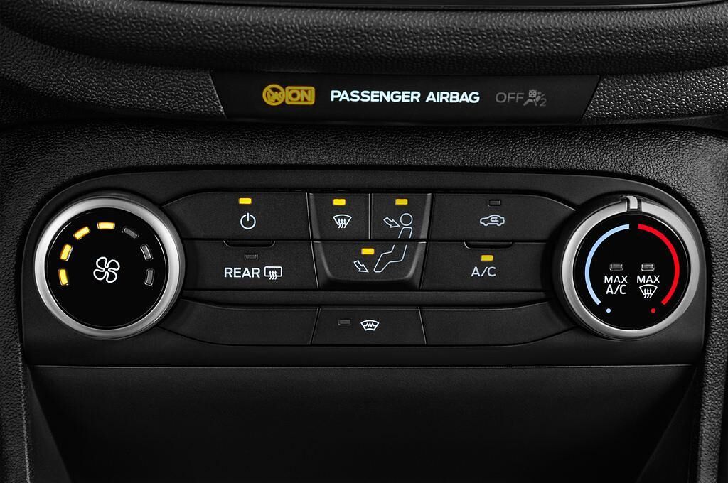 Ford Fiesta (Baujahr 2017) Cool & Connect 5 Türen Temperatur und Klimaanlage