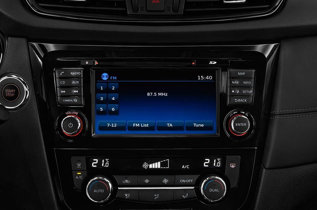 Nissan X-Trail (Baujahr 2018) Tekna 5 Türen Radio und Infotainmentsystem
