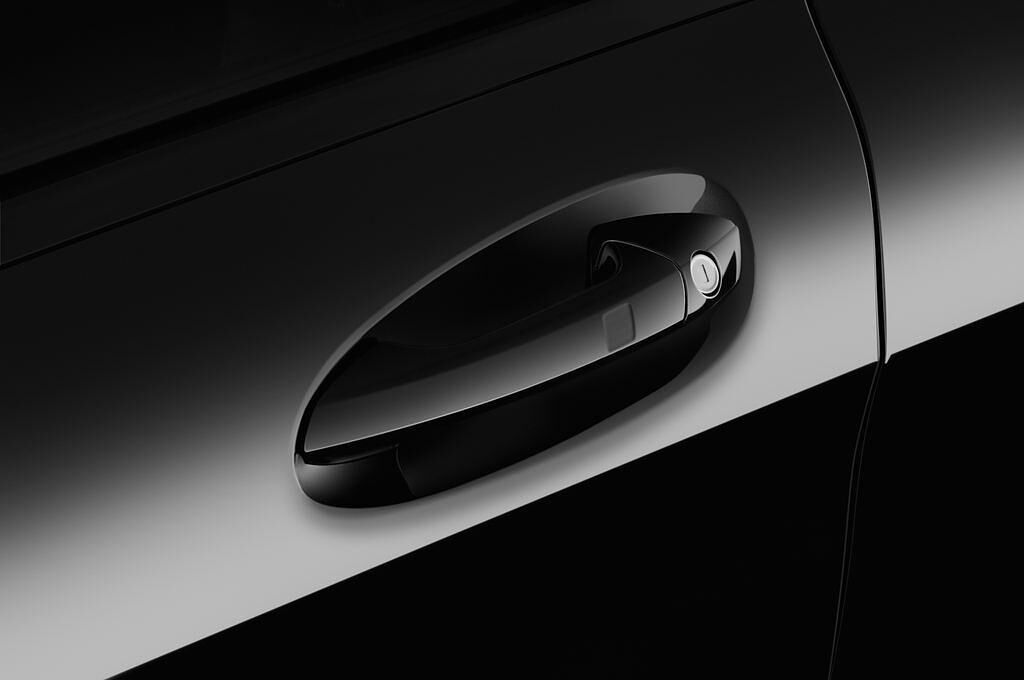 Mercedes GLA (Baujahr 2018) AMG 45 5 Türen Türgriff