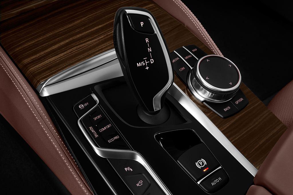 BMW 6 Series Gran Turismo (Baujahr 2018) - 5 Türen Schalthebel