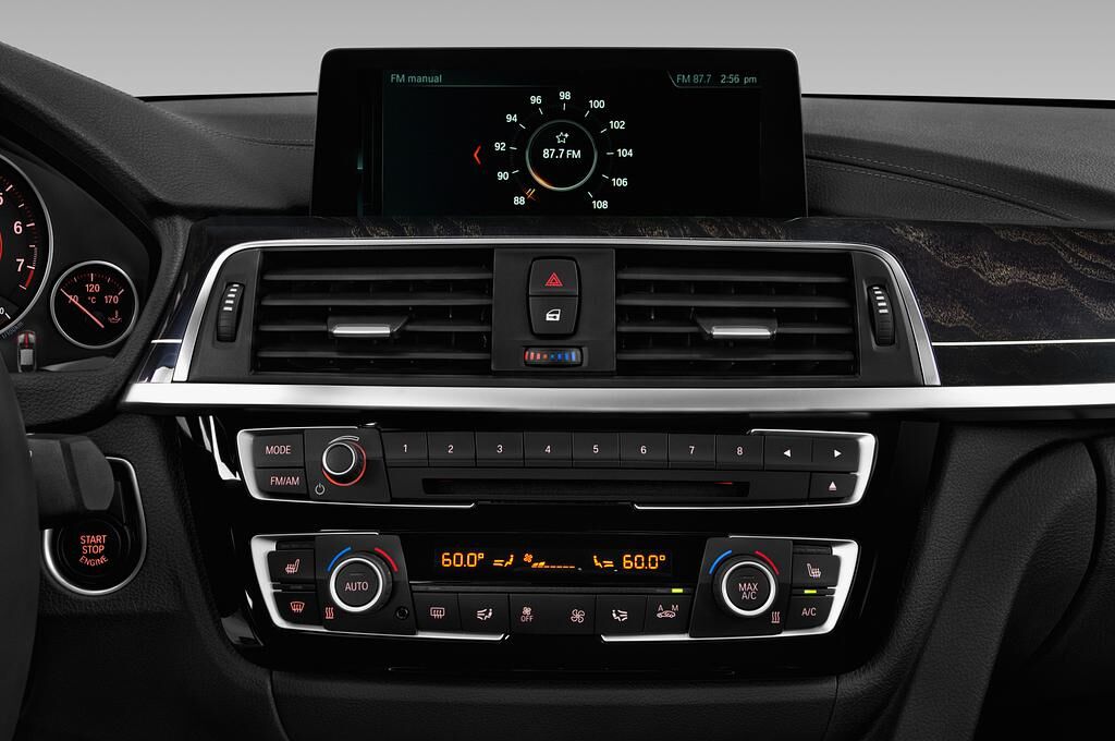 BMW 4 Series Gran Coupe (Baujahr 2018) Sport Line 5 Türen Radio und Infotainmentsystem