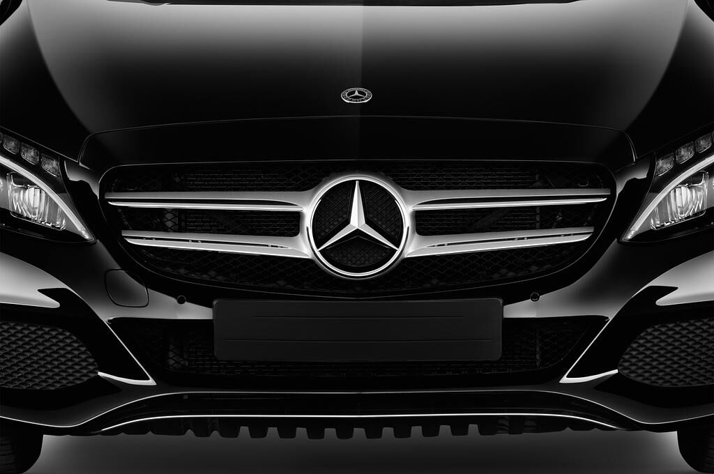 Mercedes C Class T-Modell (Baujahr 2018) Avantgarde 5 Türen Kühlergrill und Scheinwerfer