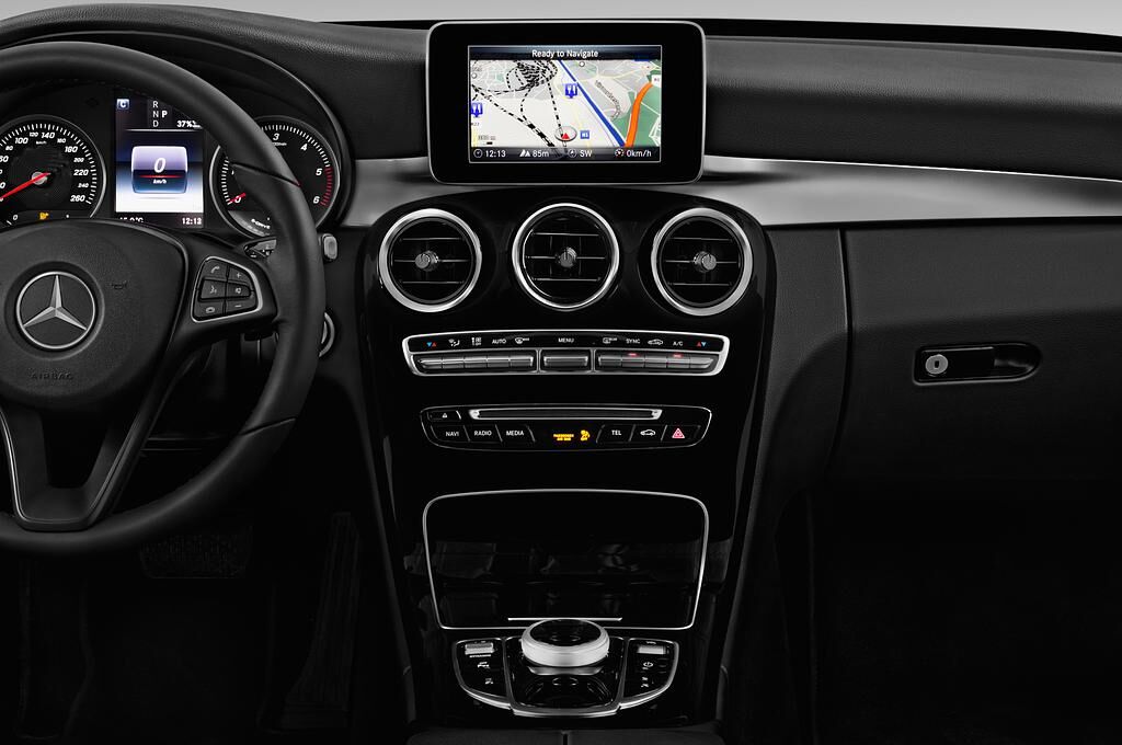 Mercedes C Class T-Modell (Baujahr 2018) Avantgarde 5 Türen Mittelkonsole