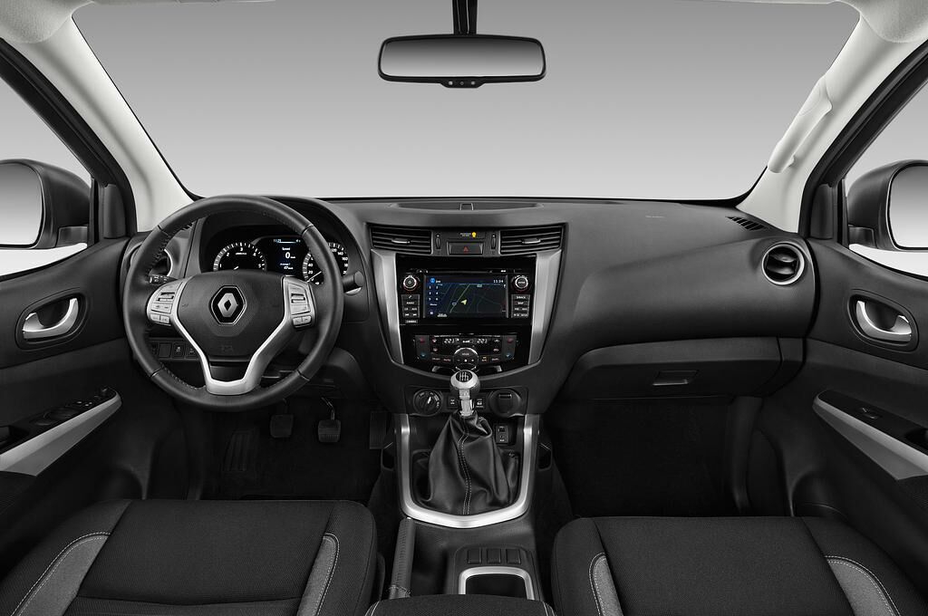 Renault Alaskan (Baujahr 2018) - 4 Türen Cockpit und Innenraum