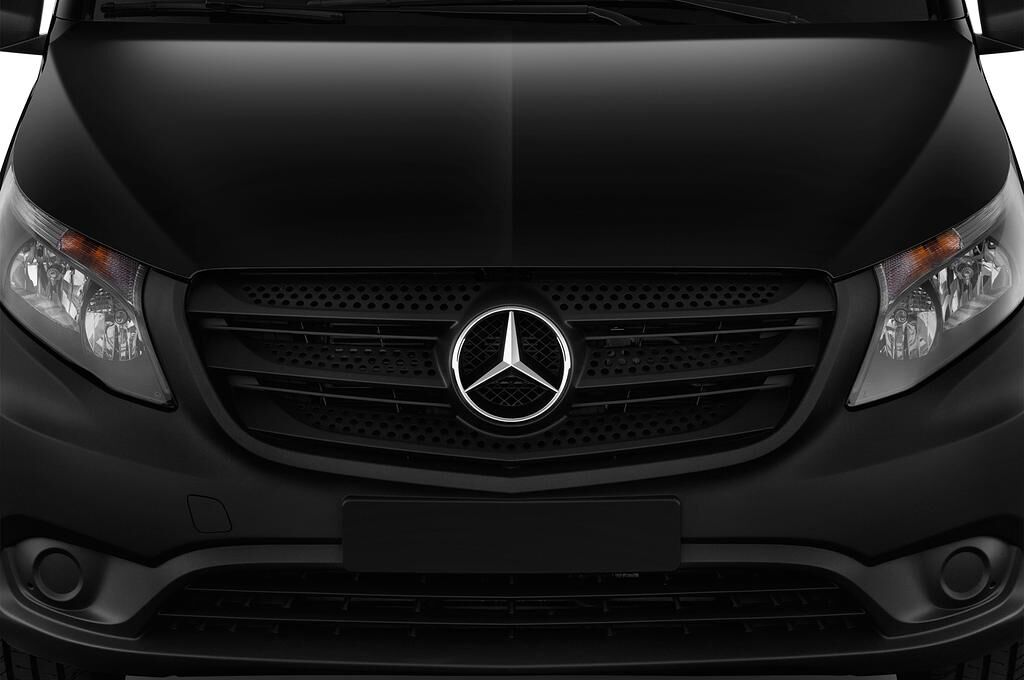 Mercedes Vito Mixto (Baujahr 2018) - 4 Türen Kühlergrill und Scheinwerfer