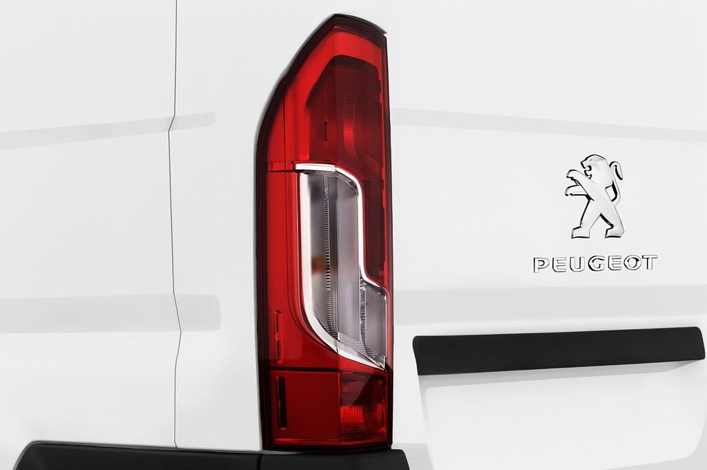 Peugeot Boxer (Baujahr 2018) Active 4 Türen Rücklicht