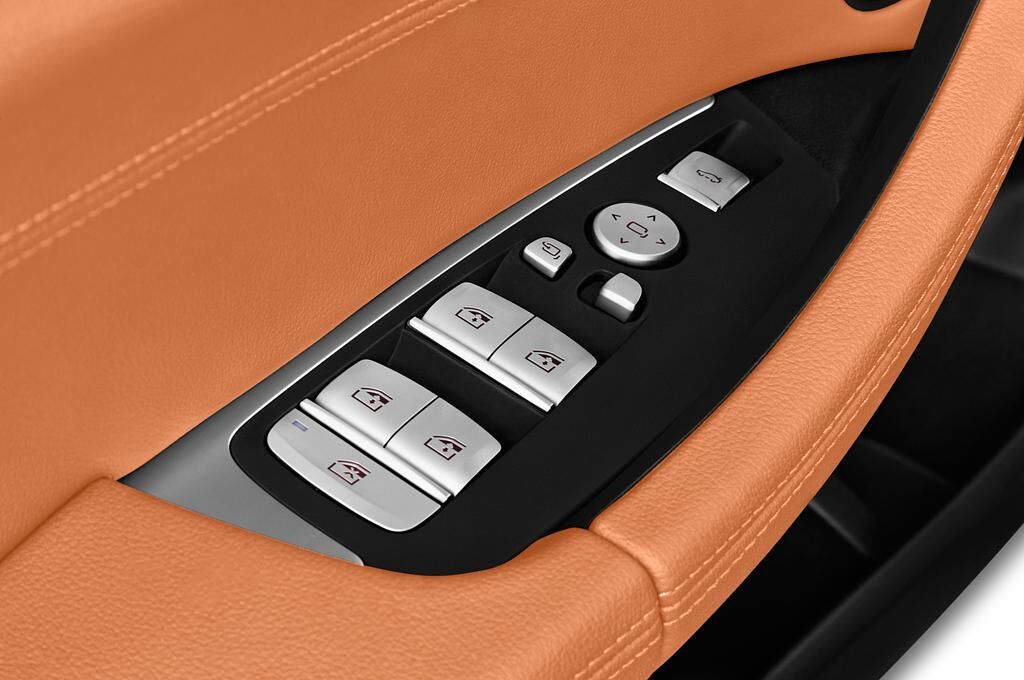 BMW X3 (Baujahr 2018) - 5 Türen Bedienungselemente Tür