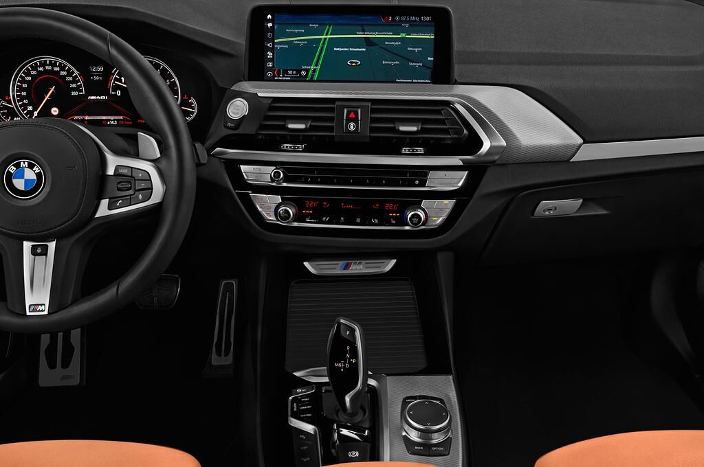 BMW X3 (Baujahr 2018) - 5 Türen Mittelkonsole